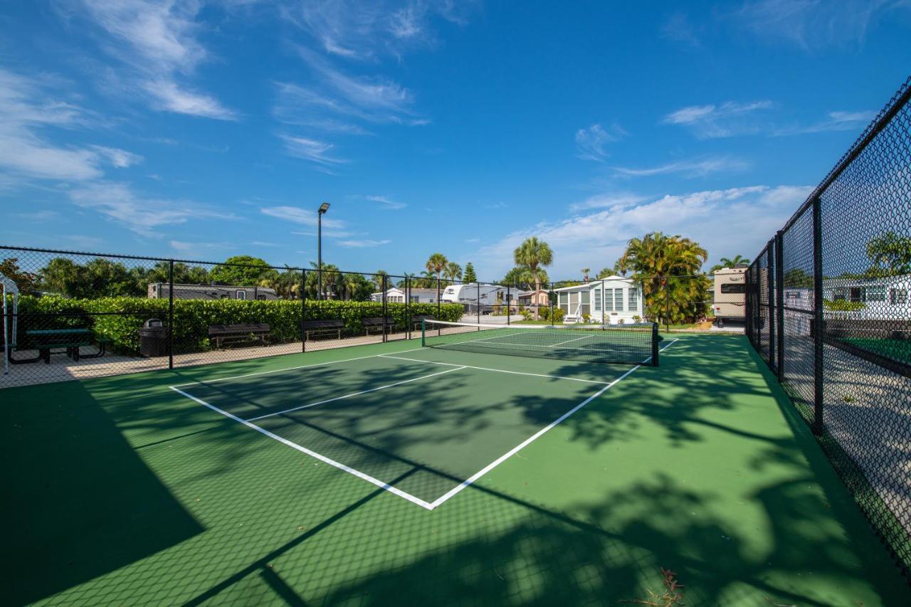Groves Rv Resort Harlem Heights Exterior foto